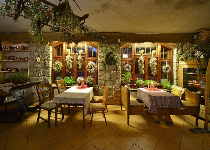 Bed & Breakfast Bialy Jar