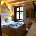 Bialy Jar Bed & Breakfast 4*