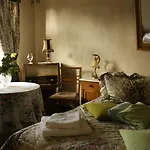 Bialy Jar Bed & Breakfast 4*