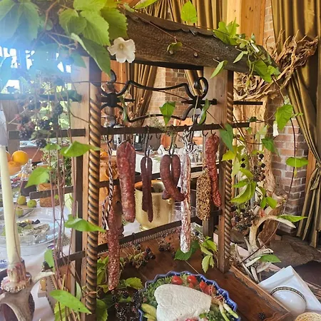 Bed & Breakfast Bialy Jar