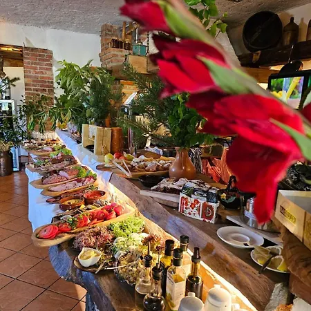 Rezydencja Bialy Jar Couette-café 4*