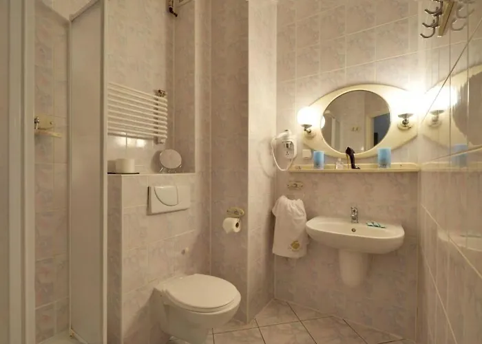 Bed & Breakfast Bialy Jar