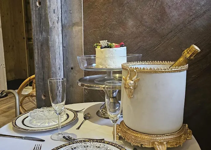 Bed & Breakfast Bialy Jar