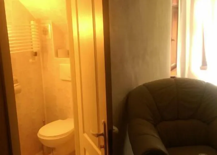 Bed & Breakfast Bialy Jar